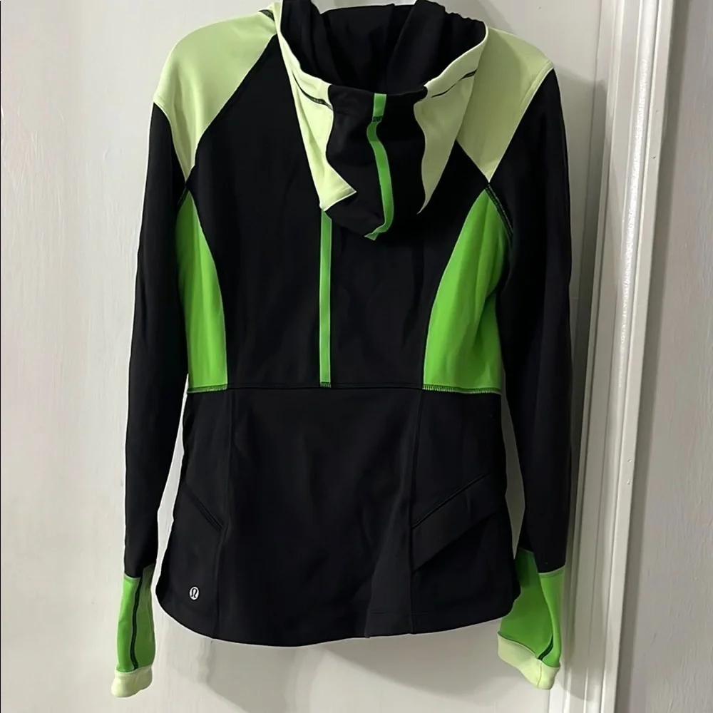 Lululemon Athletica Black and Green Ski Jacket with Color Blocking
